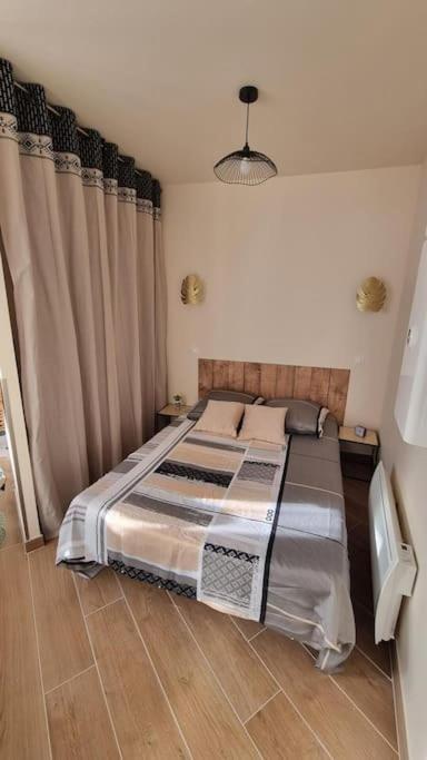 Studio Refait A Neuf Classe 3 Etoiles Châtel-Guyon Esterno foto